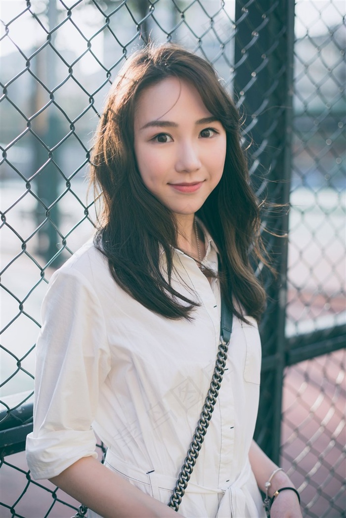 同桌上课玩我奶
