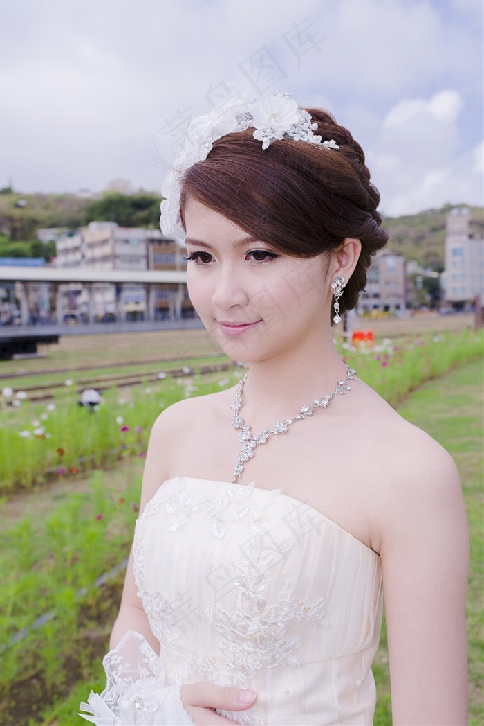 《低吟的荒野》精彩片段