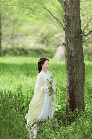 男生拿坤捅女生